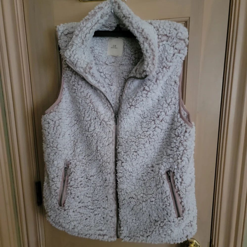 Misses sz L Thread & Supply Wubby Sherpa Tan And cream zip of Vest - Picture 8 of 9
